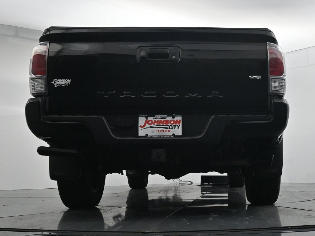Used 2023 Toyota Tacoma TRD Sport AWD/4WD image 35