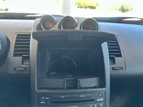 Used 2006 Nissan 350Z Touring image 16