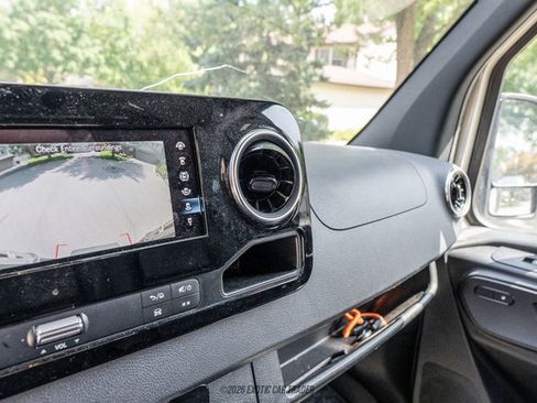 Used 2023 Mercedes-Benz Sprinter 2500 image 39