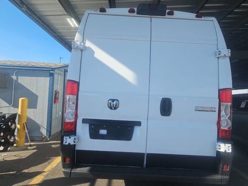 Used 2025 RAM ProMaster 2500 w/ Convenience Group image 3
