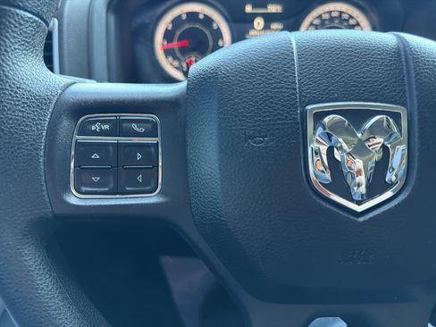 Used 2018 RAM 1500 Classic SLT RWD image 16