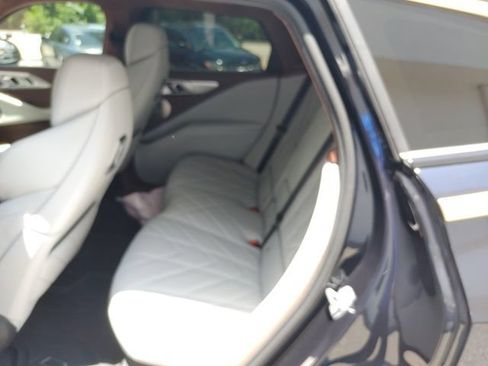 Used 2023 BMW XM AWD/4WD image 12