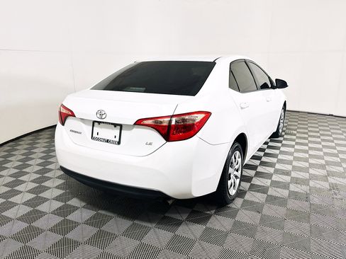 Used 2018 Toyota Corolla LE FWD image 3