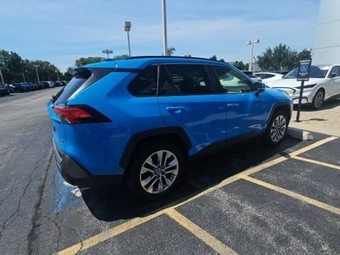 Used 2021 Toyota RAV4 XLE Premium AWD/4WD image 3