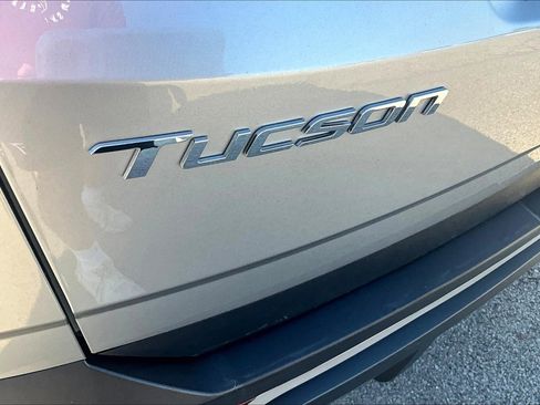Used 2023 Hyundai Tucson SE image 32