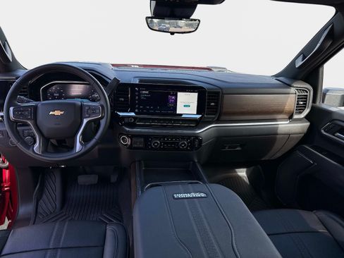 Used 2026 Chevrolet Silverado 2500 High Country w/ High Country Premium Package AWD/4WD image 18