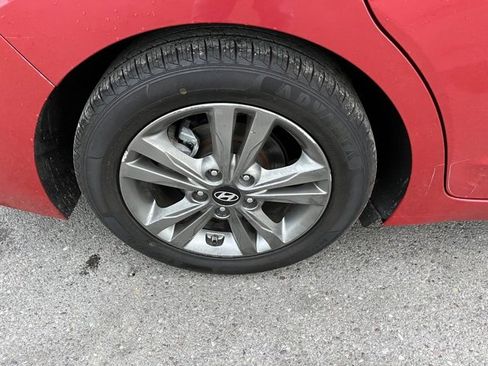 Used 2018 Hyundai Elantra SEL image 18