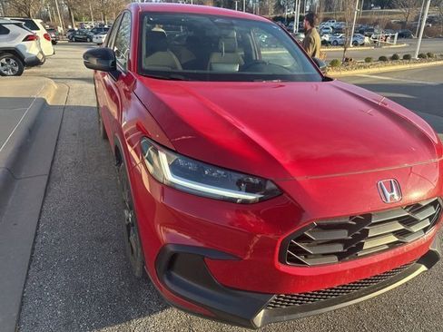 Used 2025 Honda HR-V Sport image 9