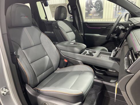 New 2026 GMC Acadia AT4 w/ Luxury Package AWD/4WD image 19