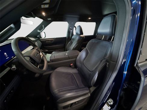 Used 2026 INFINITI QX80 Luxe AWD/4WD image 4