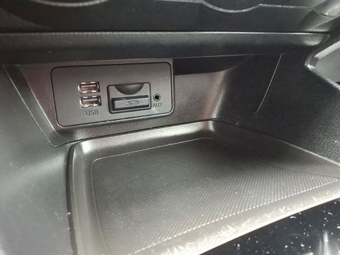 Used 2015 MAZDA MAZDA3 i Sport image 30