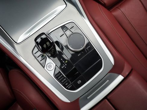 Used 2022 BMW X6 xDrive40i w/ M Sport Package image 34