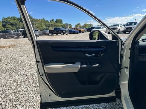 Used 2025 Honda CR-V EX-L image 23