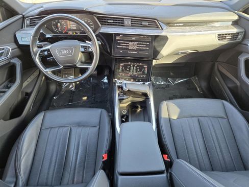 Used 2022 Audi e-tron Premium Plus w/ Premium Plus Package image 14