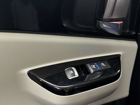 Certified 2023 Kia Carnival SX Prestige FWD image 35