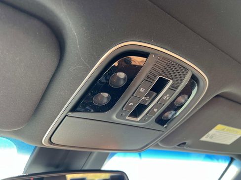 Used 2019 Kia Sorento SX image 31