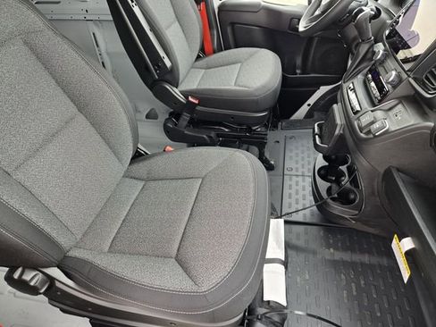 Used 2025 RAM ProMaster 2500 w/ Premium Convenience Group image 14