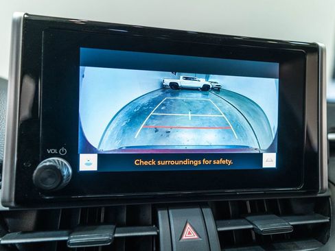 Used 2024 Toyota RAV4 LE AWD/4WD image 28