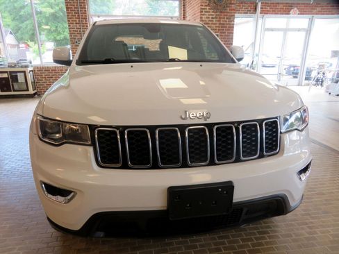 Used 2017 Jeep Grand Cherokee Laredo image 53