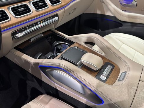 Used 2022 Mercedes-Benz GLS 450 4MATIC w/ AMG Line Exterior image 23