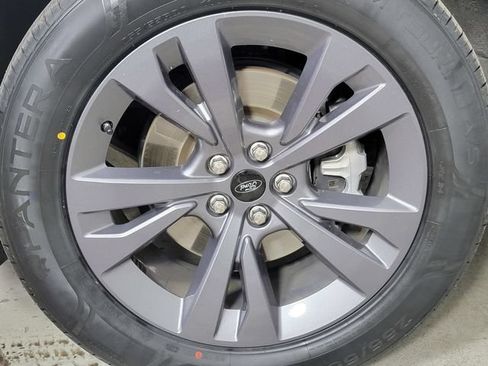 Used 2023 Ford Explorer XLT w/ Equipment Group 202A AWD/4WD image 10