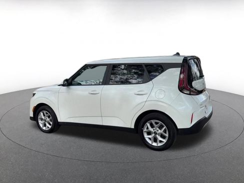 Used 2025 Kia Soul LX w/ LX Technology Package image 11