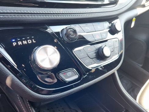 New 2026 Chrysler Pacifica Limited w/ S Appearance Package FWD image 15