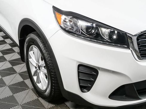 Used 2020 Kia Sorento LX image 36