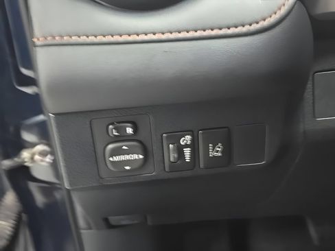 Used 2018 Toyota RAV4 SE AWD/4WD image 12