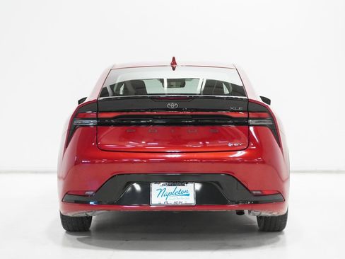 Used 2024 Toyota Prius XLE image 6