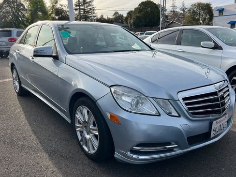 Used 2013 Mercedes-Benz E 350 4MATIC Sedan image 3