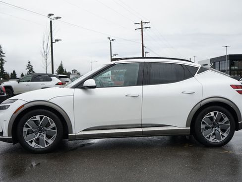 Used 2024 Genesis GV60 RWD image 8