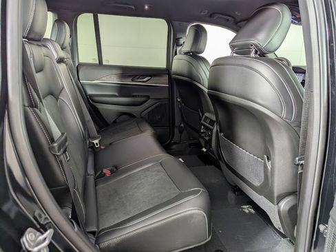 New 2026 Jeep Grand Cherokee Altitude RWD image 29