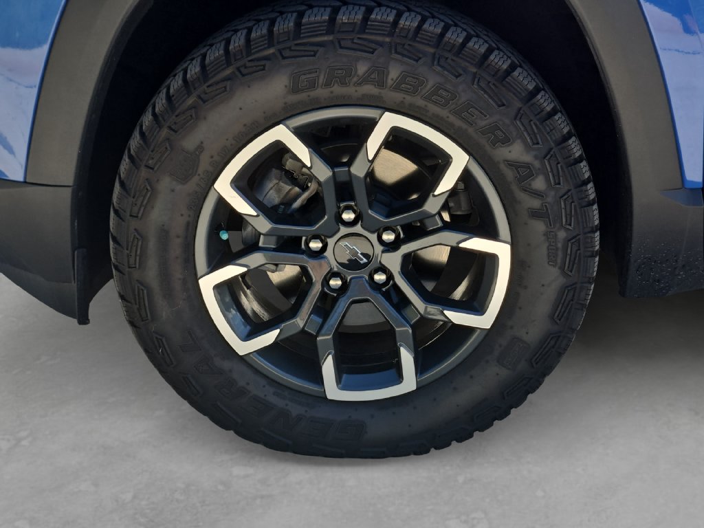 Used 2026 Chevrolet Equinox ACTIV w/ Convenience Package III AWD/4WD image 9