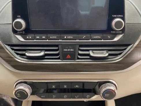 Used 2024 Nissan Altima 2.5 SV image 28