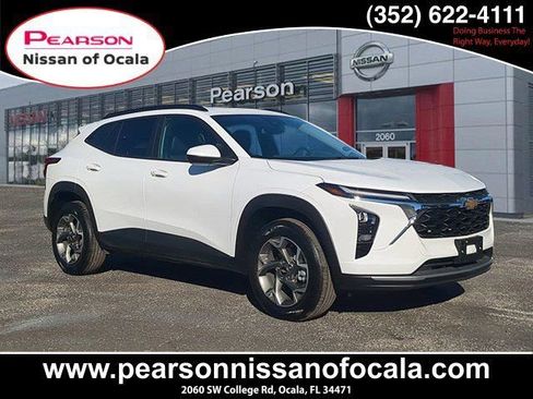 Used 2025 Chevrolet Trax LT w/ LT Convenience Package image 1