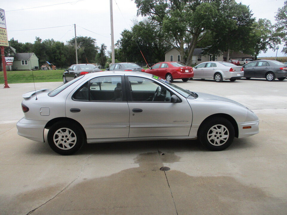 Used 2002 Pontiac Sunfire SE w/ Opt Pkg 1 FWD image 2