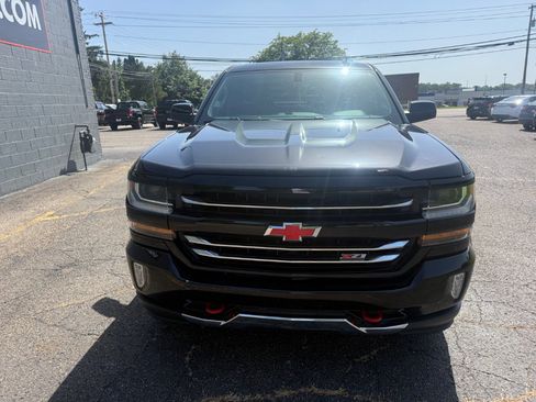 Used 2017 Chevrolet Silverado 1500 LT w/ Redline Edition AWD/4WD image 8