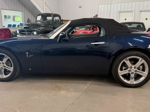 Used 2006 Pontiac Solstice Convertible w/ Premium Package RWD image 17