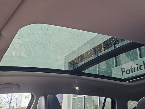 Certified 2022 Volkswagen Atlas SEL Premium image 9