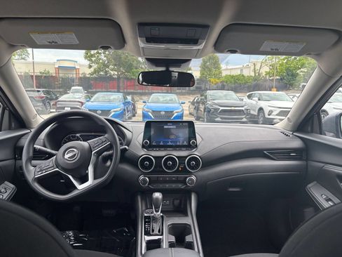 Used 2025 Nissan Sentra SV FWD image 30