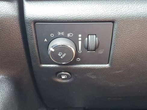 Used 2022 Jeep Grand Cherokee Limited AWD/4WD image 27