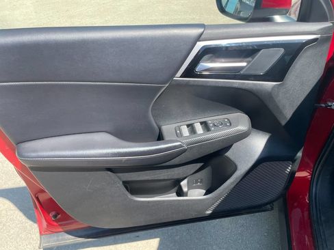 Used 2023 Mitsubishi Outlander ES AWD/4WD image 11