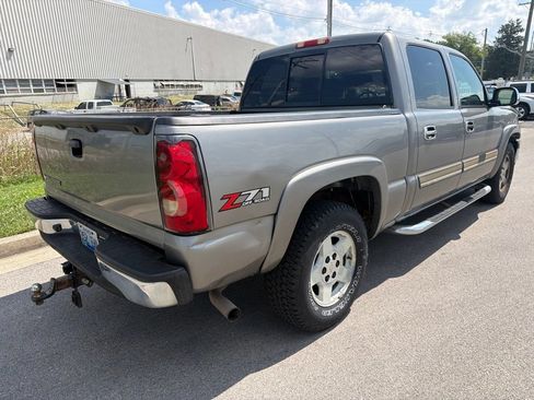 Used 2006 Chevrolet Silverado 1500 LT w/ Light Duty Power Package AWD/4WD image 3