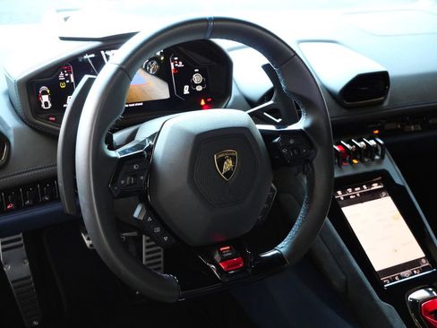 Used 2023 Lamborghini Huracan Tecnica RWD image 15