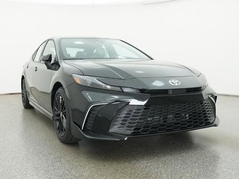 Used 2026 Toyota Camry SE image 33