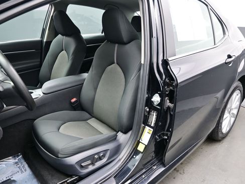 Used 2024 Toyota Camry LE image 12