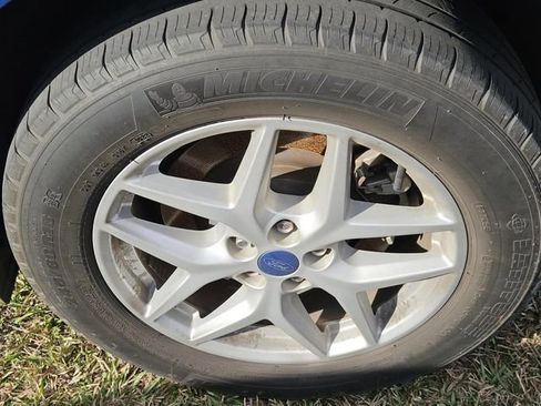 Used 2022 Ford Edge SEL image 7