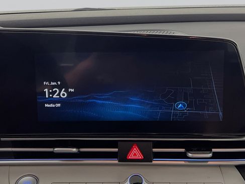 Used 2024 Hyundai Elantra Limited image 27