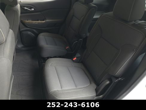 Used 2023 GMC Acadia SLE w/ Driver Convenience Package FWD image 21